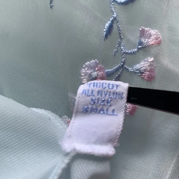 Vintage Vanity Fair Pale Blue Nylon Sheer Short Nightgown Sz S - Picture 7 of 8
